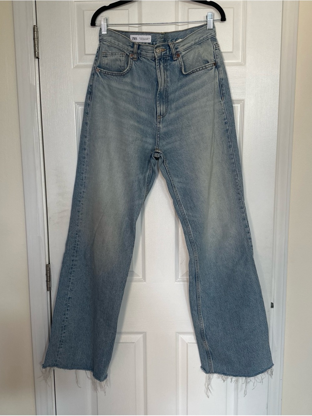 Zara Women’s Light Blue Straight Leg Jeans